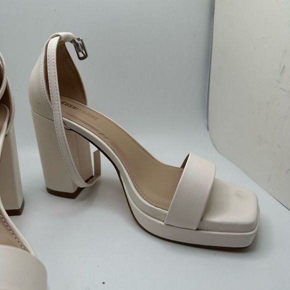 CUSHIONAIRE Women's one band block heel platform sandal 7 WIDE WHITE - Picture 6 of 7